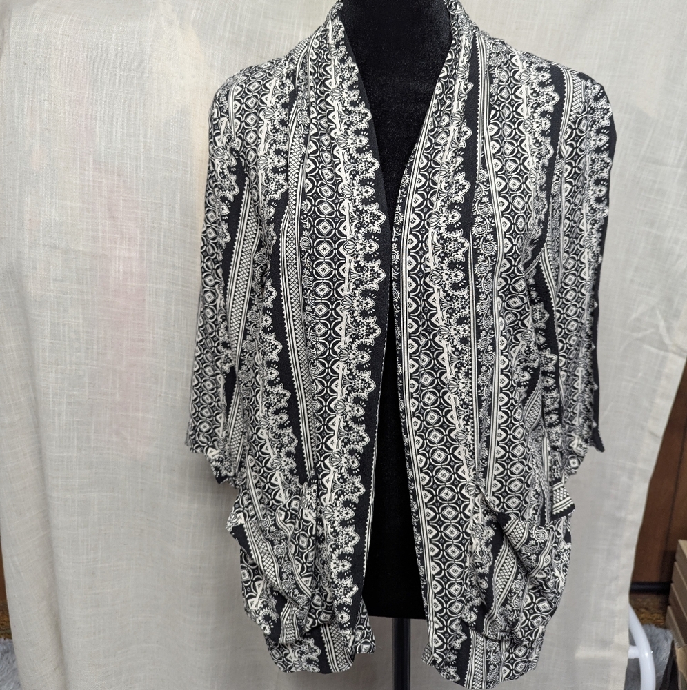 Forever 21 Black and White Open-Front Cardigan